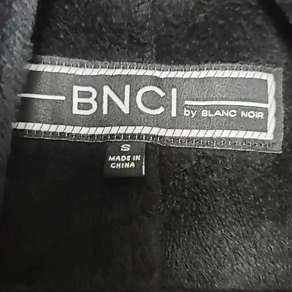 BNCI by Blanc Noir Black Wrap Sweater Size Small - Picture 4 of 13